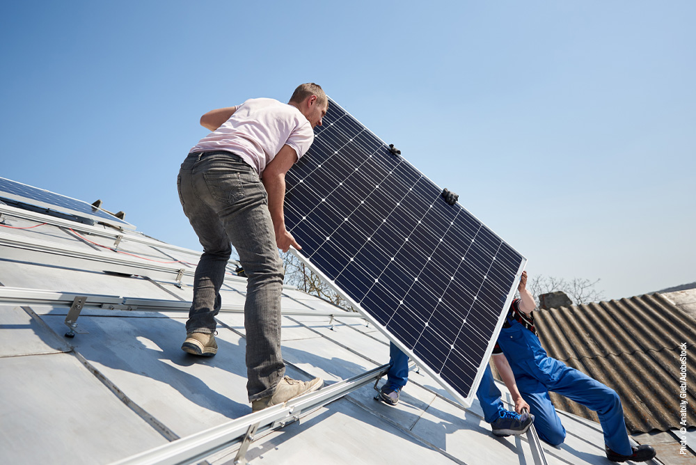 Hestana Bau GmbH - Wie kommt eine Photovoltaik-Anlage aufs Dach?